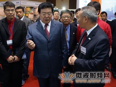 陜西副省長李金柱參觀安捷倫展臺