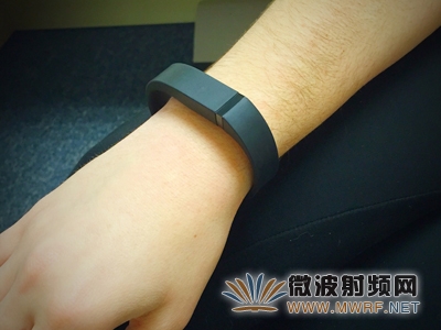 健身追蹤器是一種較常見的可穿戴技術(shù)應(yīng)用，設(shè)計(jì)目的在于監(jiān)控您全天的體育鍛煉情況