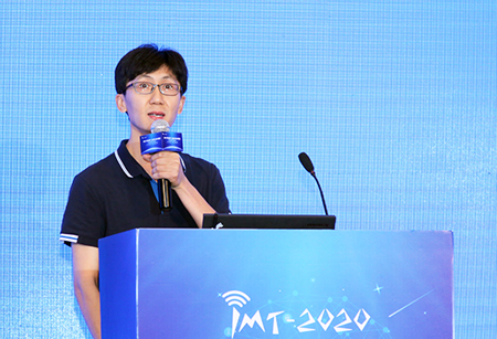 維沃移動通信有限公司(vivo)5G研發中心總監秦飛發表了題為《5G智慧手機，持續創造驚喜》的主題演講
